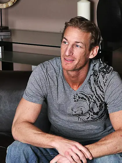 Hot Asian babe Mia Rider is seducing guy with the view of half n