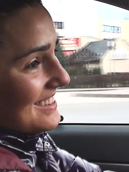 Dark-haired babe trimmed pussy