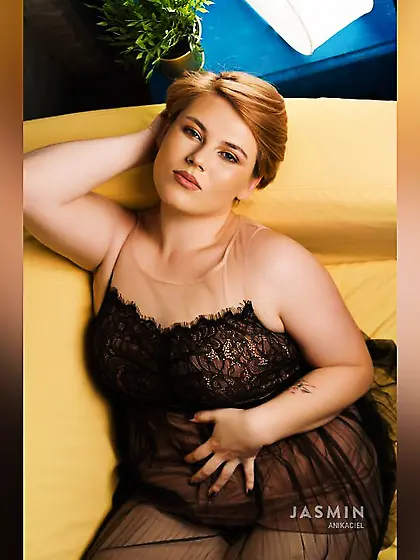 Big tits blue eyes girl teen