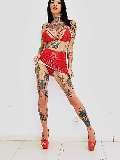 Bad bitch gets fucked rough