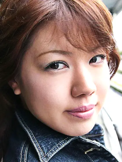 Big boobs and hairy pussy of Chise Idols are peeping out of her