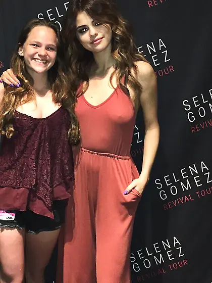 Selena Gomez Braless Photos