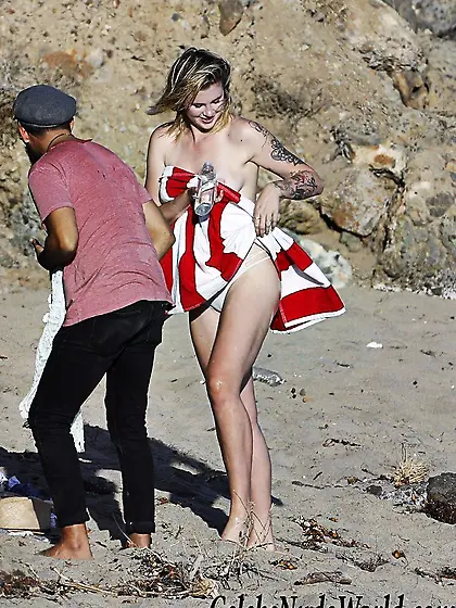 Ireland Baldwin Nip Slip During A Photo Shoot In Malibu