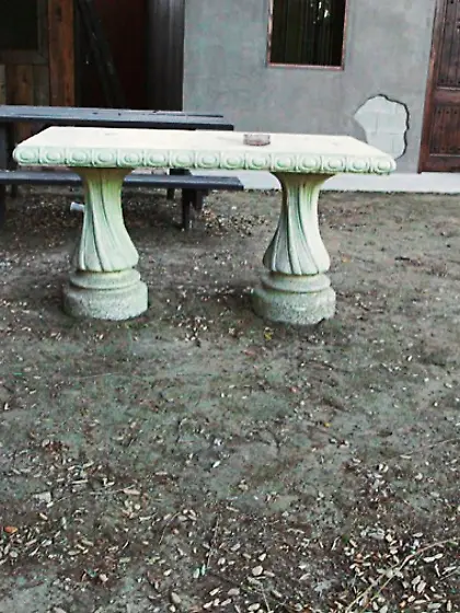 Innocent short skirt schoolgirl