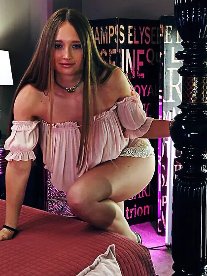 Dude dines at the Y before rough boffing 