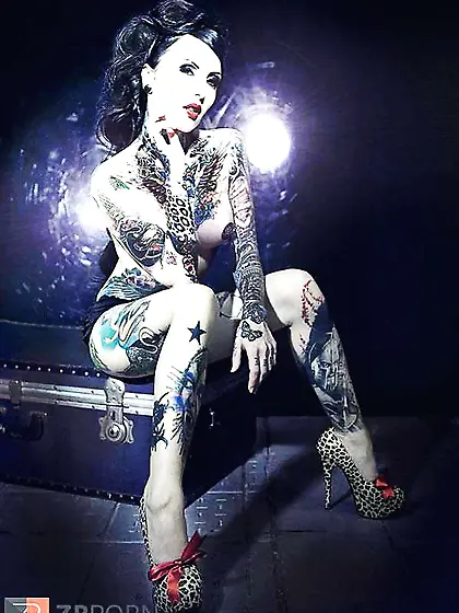 Tat models (chick) 15.