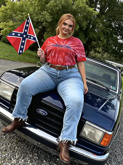 Thicc Confederate Girl