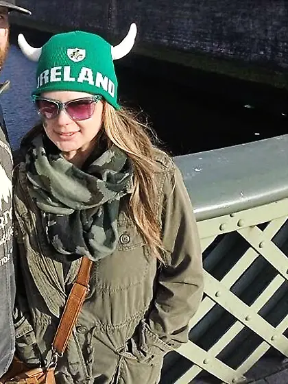 Shannel plays with her pussy on video for GGW