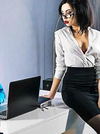 Babes porn pics April 11