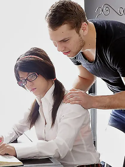 Dude helps nerdy chick with studies and sticks his shaft into he