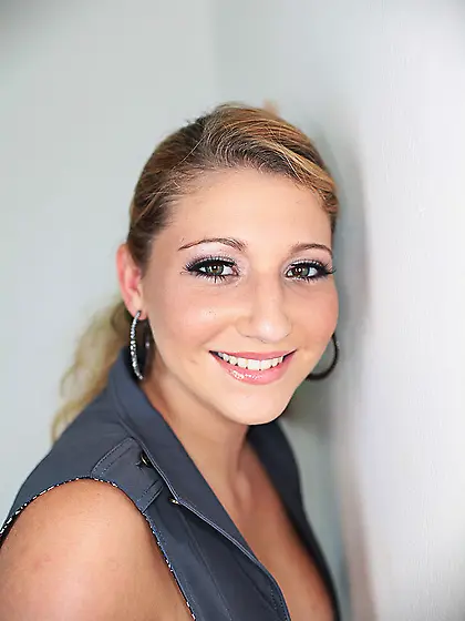 Busty bimbo Jessi Stone rubs dick between melons and also takes