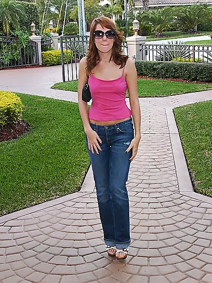 Hot Lizzie Tucker pays her boyfriend a visit in order to make se