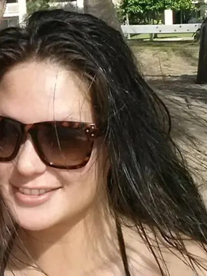 Shannel plays with her pussy on video for GGW