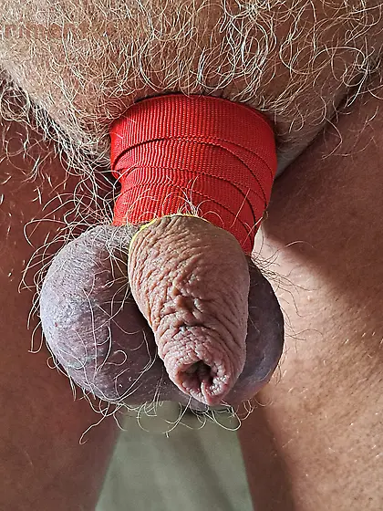 bondage on c+b with 1cm wide plastic band - 3D3B1