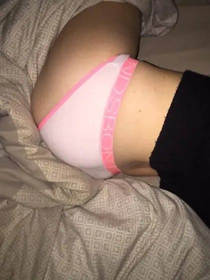 Young blonde Aussie slut with a nice ass