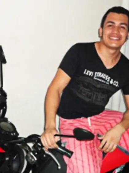 Brunette Hugecock25Ccm.