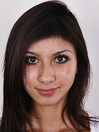 Beautifully framed youngster nude