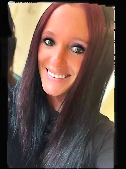 Cute Courtney wanted to show her tits for GGW