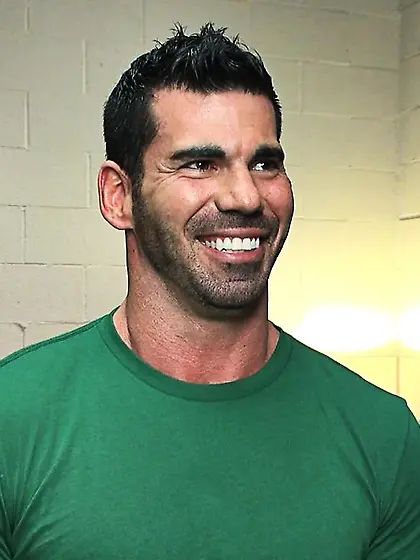 Good looking fellow gets a super sexy massage