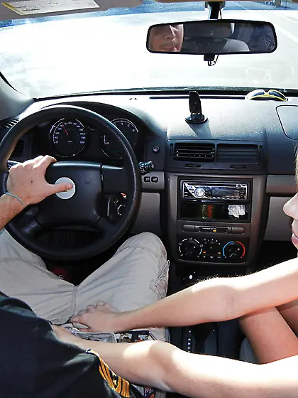 American tiny amateur gf blowjob