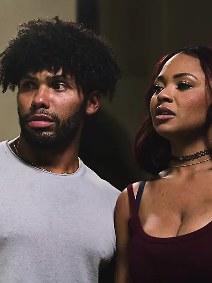 Curvy black hoe Avery Jane gets double penetrated in bed