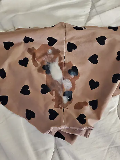 Came on my girlfriend's panties