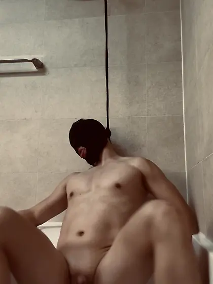 A useless noose slut's autoerotic death