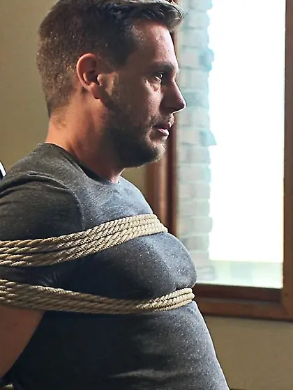 Hung dude sucked stimulated