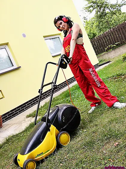 Cute teen chick Adrianne Black strips outdoors and shows us her