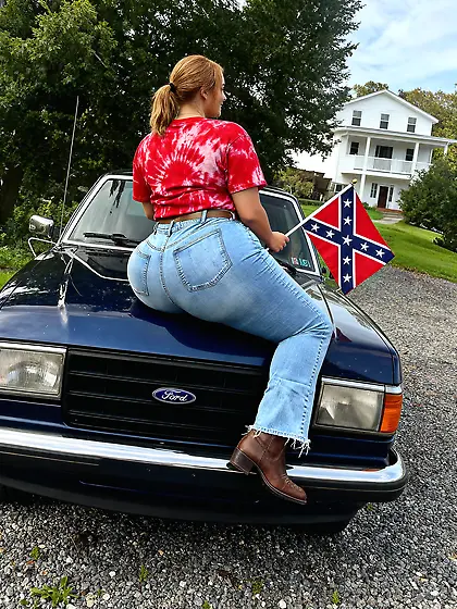 Confederate Pawg Girl