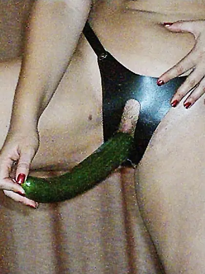 slut wife puts it in