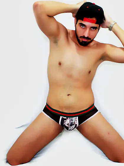 Latin gay RyanLuke like to snapshot