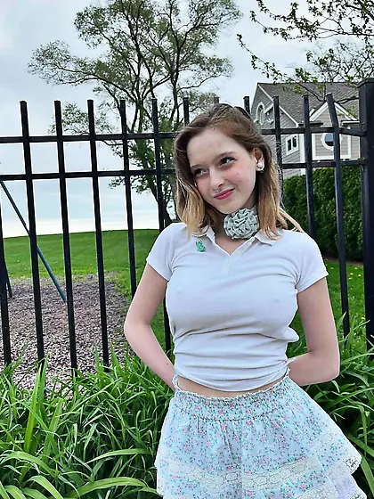 unoangryone white top