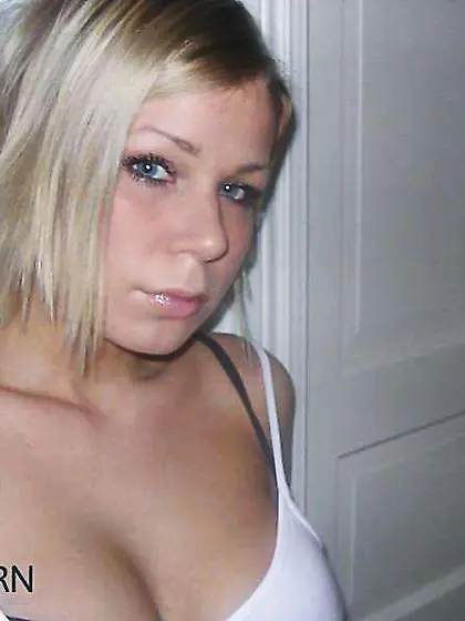 FOXY LIGHT-HAIRED IV