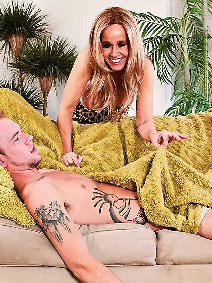 The busty milf in stockings Totally Tabitha pussy licking,  cock