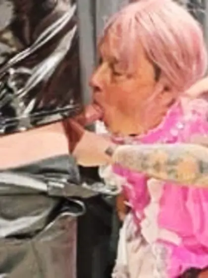 Sissy Lola's First Visit