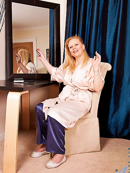 Super horny blonde darling shows her big natural and starts to d