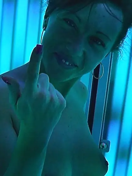 Cock-swallowing beauty giving gorgeous