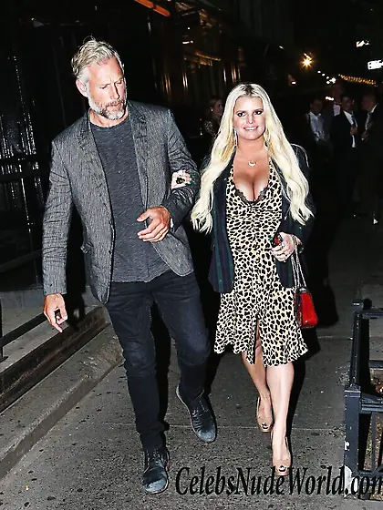 Jessica Simpson Cleavage