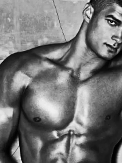 Brunette Philip Oil.