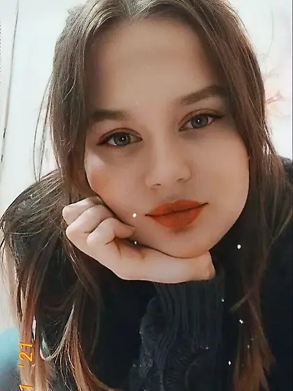 Emma Rolls Free Photos