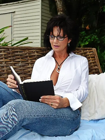 Deauxma takes her blue jeans off and shows us her mature jugs an