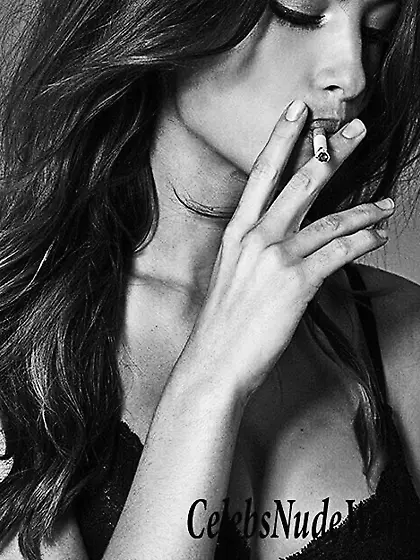 Katherine Henderson Nude Photos