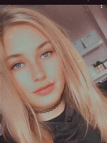 Ukrainian refugee dream teen