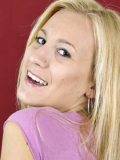 Big titted blonde honey Autumn Westin stripping out of her nice