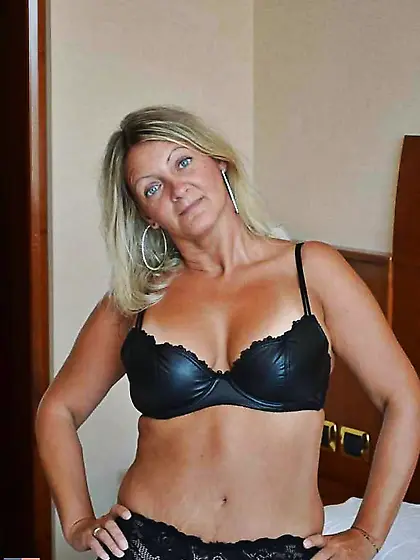Granny mature Hooter-Slings Phat Breasts