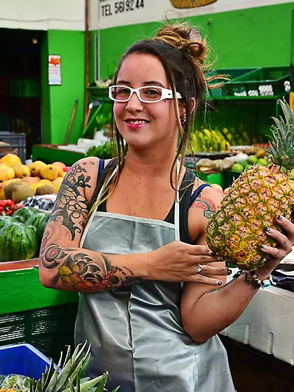 Cute glasses girl refuses to take them off before sucking