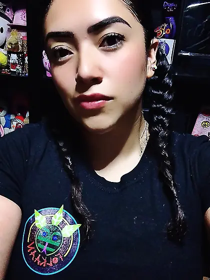 Yuz,  la maestra más tetona que hay y la más zorr