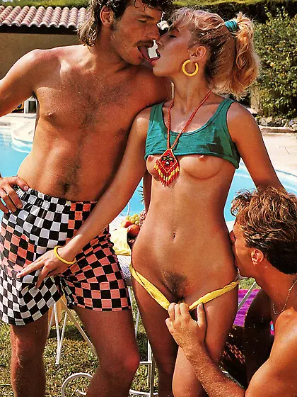 Quiero lamer su clitoris mientras la penetras mi a