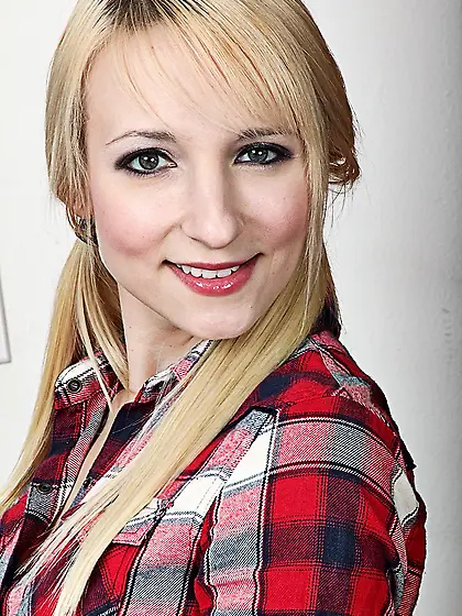 Blonde girl Ashley Jane with slim figure exposes her tight bare